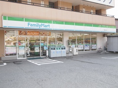 Convenience store. 648m to Family Mart (convenience store)