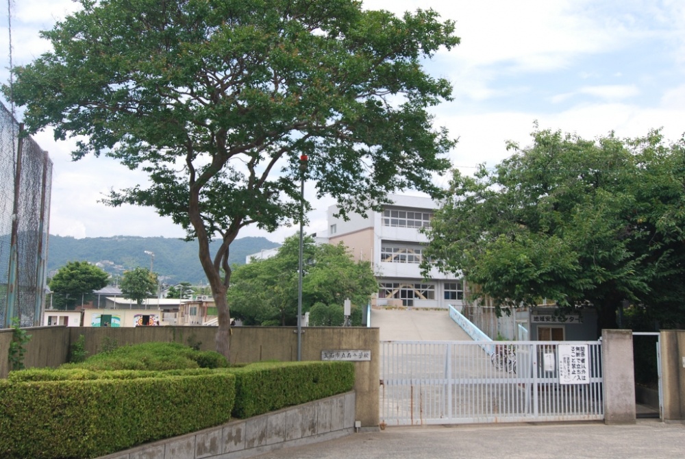 Primary school. Mino Minami to elementary school (elementary school) 746m