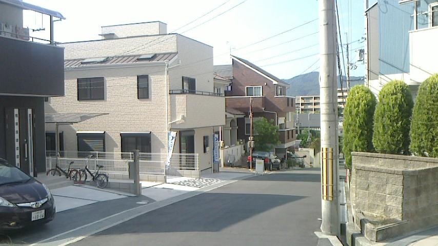Other. The neighborhood is lined residence, A quiet residential area, Also, It is a light full of the living environment.