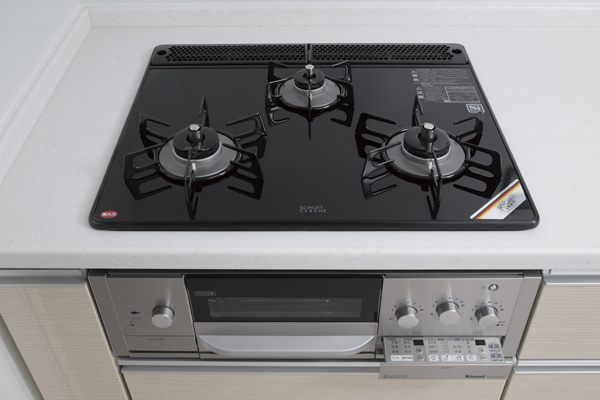 Kitchen.  [Safety stove with a temperature control function] To all of the burner part (except grill section), Sensor detects the scorching of the pot at an early stage, Gas stove with with such as the ability to automatic fire extinguishing "Si sensor" has been adopted (same specifications)