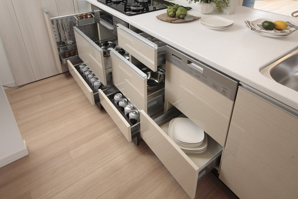 Kitchen.  [Slide storage] Easy access, such as cookware is likely to be housed, Functional slide storage (except under the sink) has been adopted. Brakes just before close, Adopted slowly closing Bull motion function, You reduce the noise at the time of storage (same specifications)