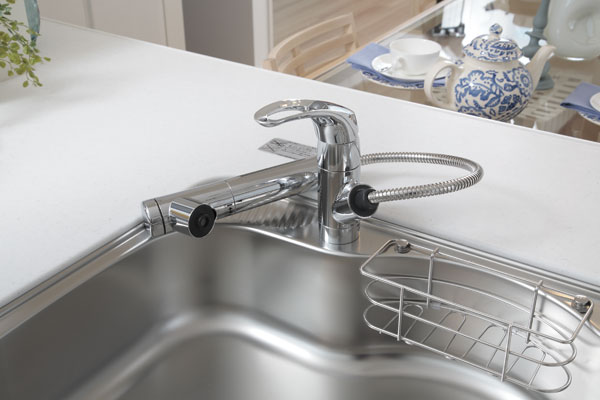 Kitchen.  [Water purifier integrated mixing faucet] Adopt a mixing faucet water purifier and the faucet are integrated. You can switch of clean water and raw water at the touch of a button (same specifications)