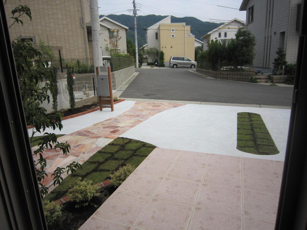 Garden. View of the front yard from the living room