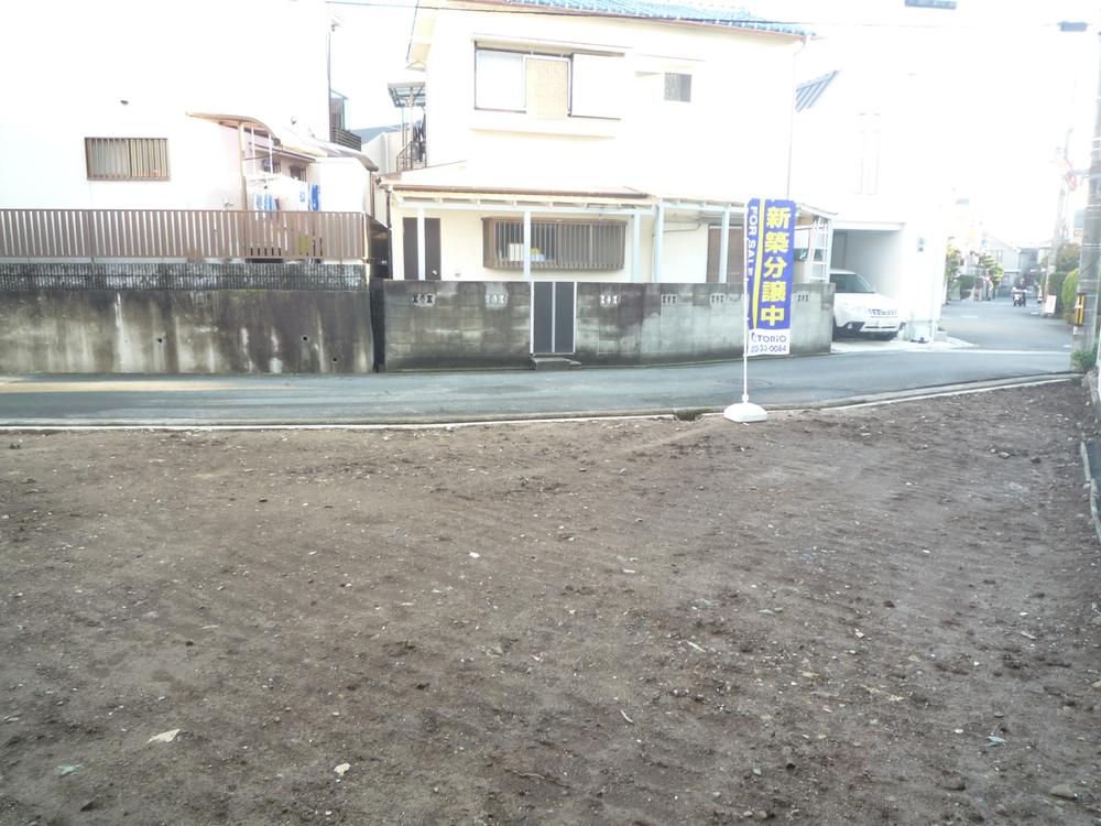 Local appearance photo. Local (11 May 2013) Shooting