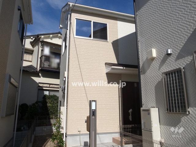 Local appearance photo. Local (11 May 2013) Shooting