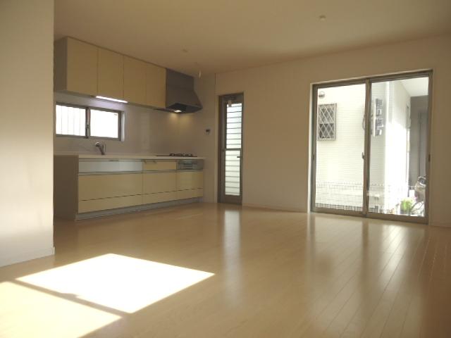 Same specifications photos (living). Another subdivision reference photograph