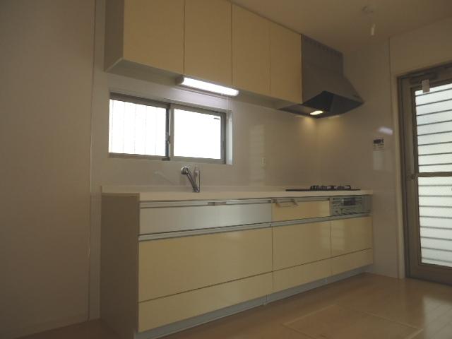 Same specifications photo (kitchen). Another subdivision reference photograph