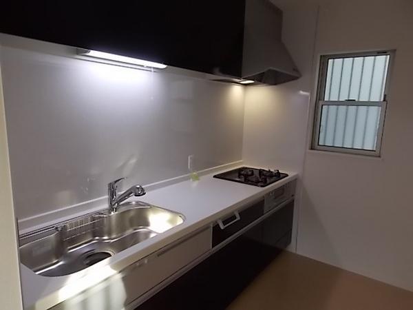 Kitchen. Functional kitchen with underfloor storage + system Kitchen