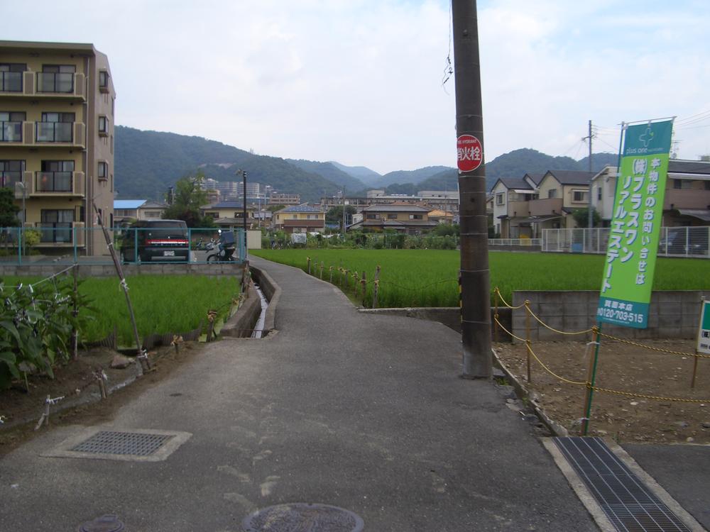 Local photos, including front road. Since the west road width is narrowed in the previous, Passage of the car there is no. 