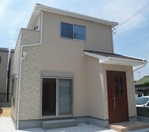 Same specifications photos (appearance). Housing with economic solar panels