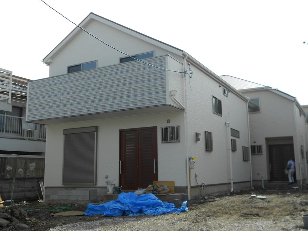 Local appearance photo. Local (07 May 2013) Shooting