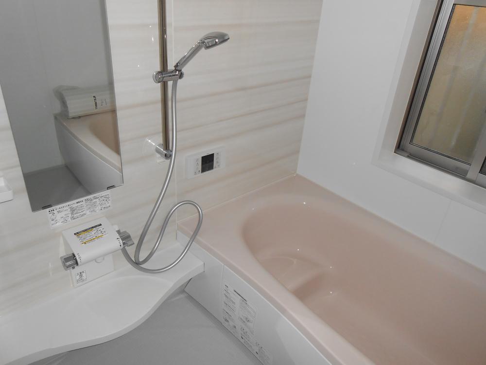 Bathroom. Bright bathroom. Indoor (12 May 2013) Shooting