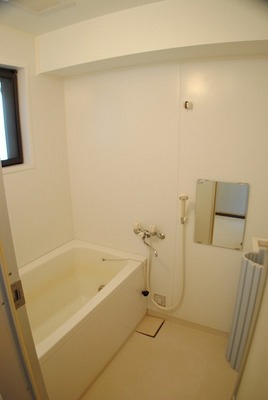 Bath. Spacious bath with add cooking function