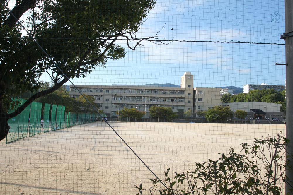 Junior high school. Mino 1347m to stand sixth junior high school