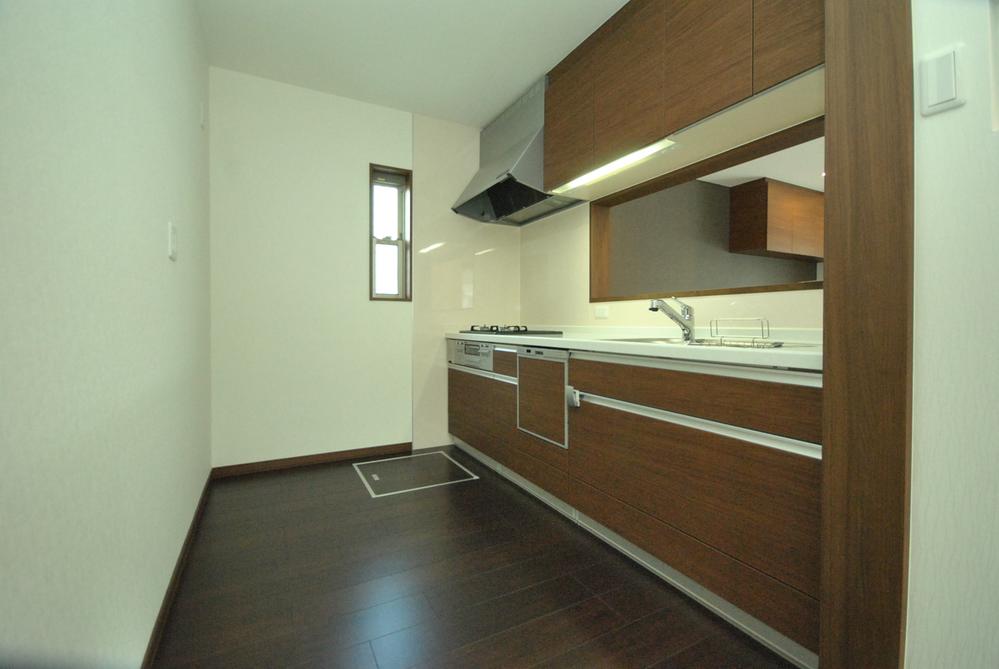 Kitchen. Indoor (12 May 2013) Shooting