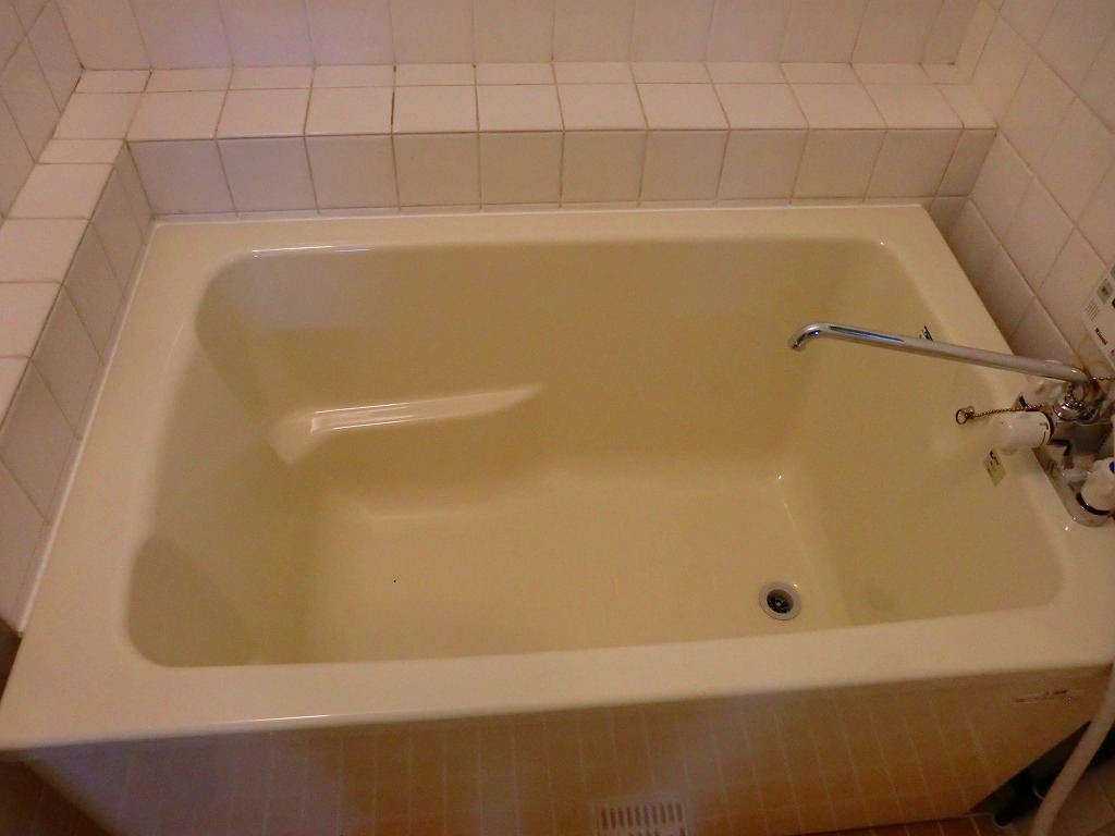 Bath. Large bathtub