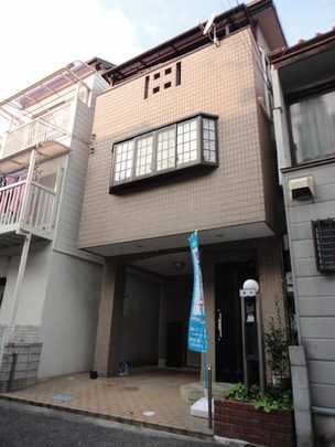 Local appearance photo. The building exterior is a picture. Heisei 8 August architecture Property. 