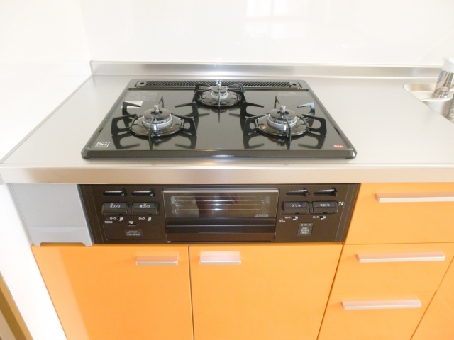 Kitchen. 3-neck is a stove