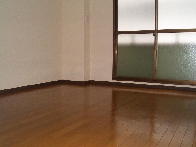 Non-living room. 3 Kaiyoshitsu Floor Heating Yes! 