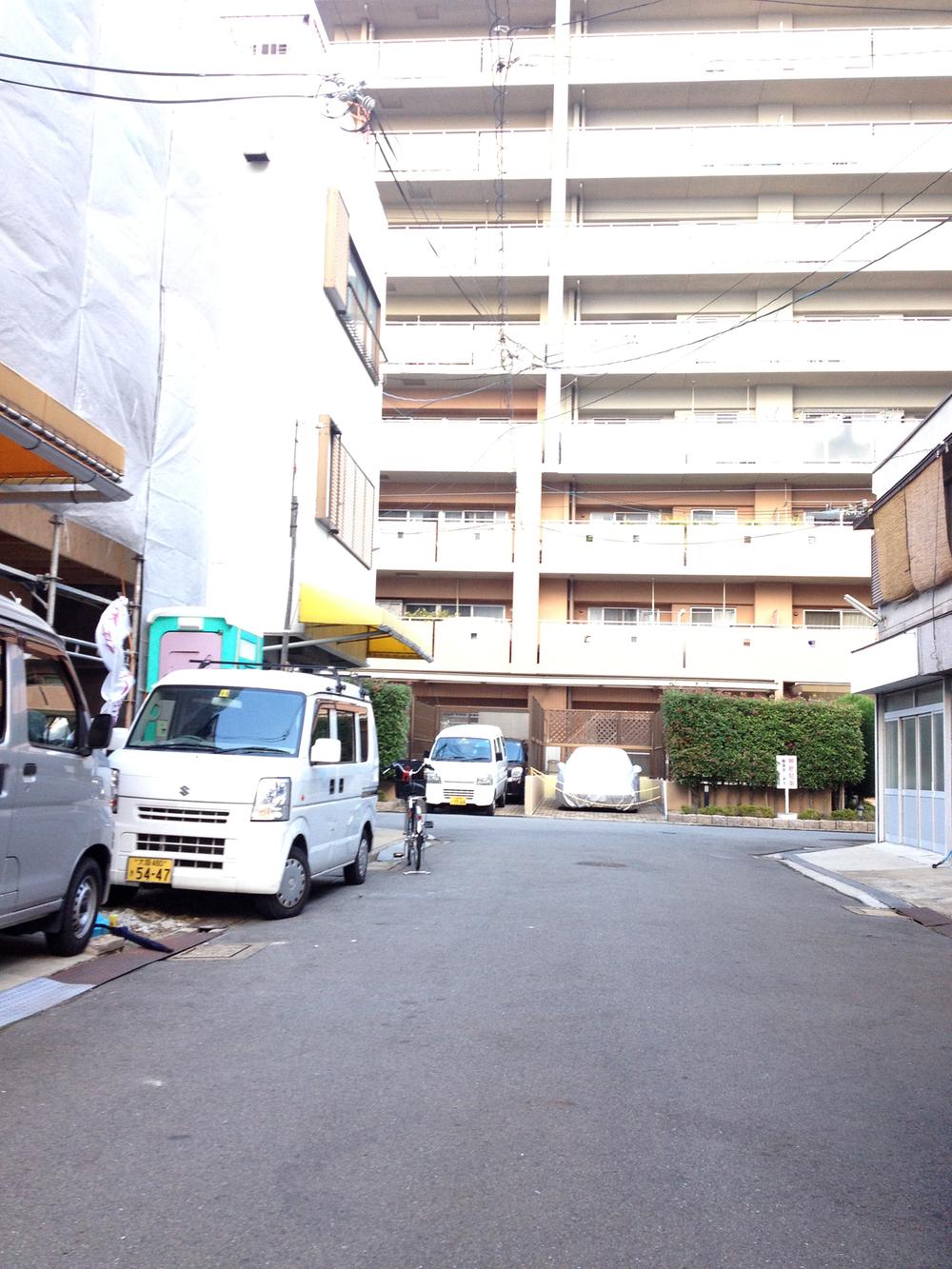 Local photos, including front road. Local (11 May 2013) Shooting