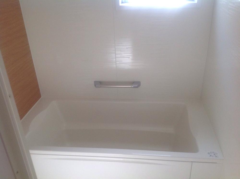 Same specifications photo (bathroom)