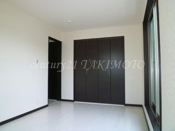 Same specifications photos (Other introspection). Storage space equipped in each room! !