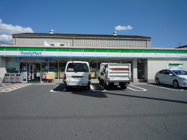 Convenience store. FamilyMart Moriguchi Satanaka cho-chome store up (convenience store) 797m