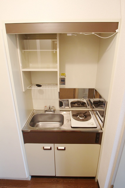 Kitchen. With a convenient stove to self-catering