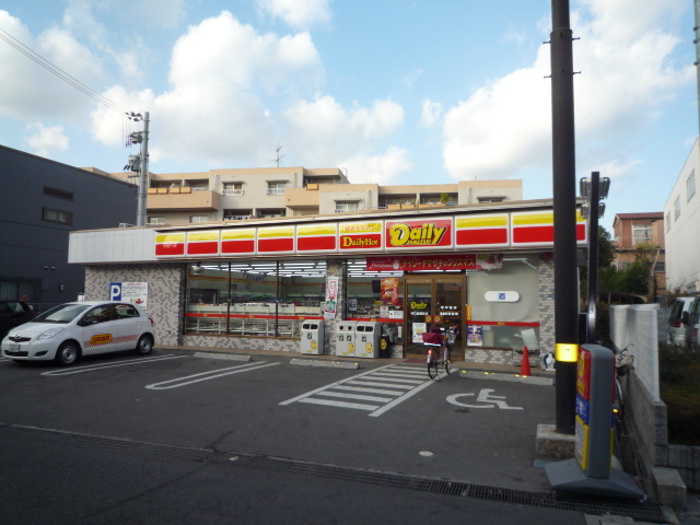 Convenience store. 447m until the Daily Yamazaki Moriguchi Kaneda-cho store (convenience store)