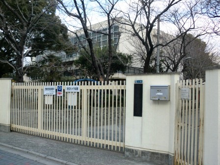 Primary school. 440m to Moriguchi stand Misato elementary school (elementary school)