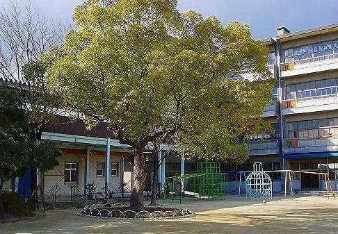 Primary school. Moriguchi stand Niwakubo 599m up to elementary school (elementary school)