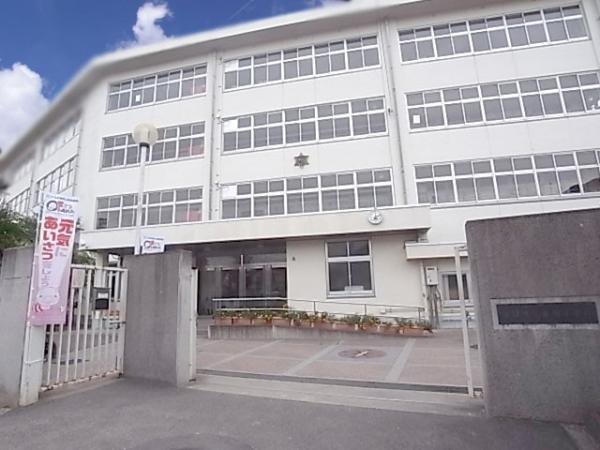 Primary school. 560m to Kaneda elementary school