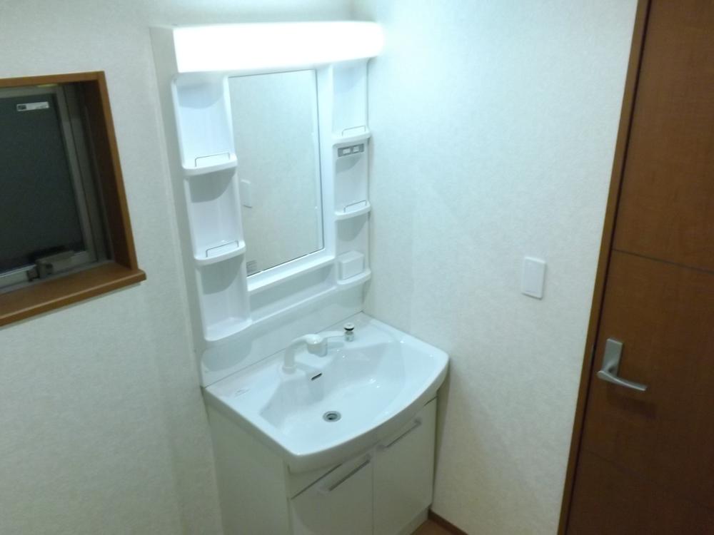 Other Equipment. With hand shower! Cleansing also shampoo happy!