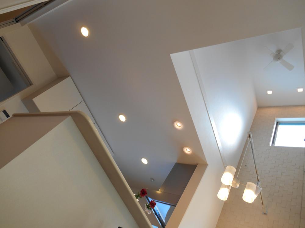 Other introspection. No. 19 land model house. Dining atrium will let you enjoy the feeling of opening. Also, With longing of the roof balcony, Also in the master bedroom walk-in storage. (Takasekita No. 19 locations)