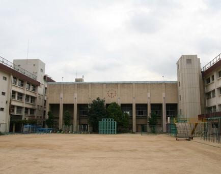 Primary school. 912m to Osaka Municipal Shimizu Elementary School