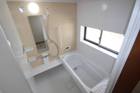 Bathroom. The bathrooms are spacious 1 tsubo type! !