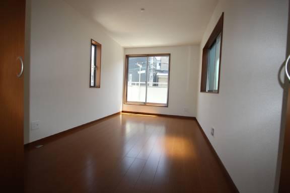 Non-living room. Use a pair of glass in each room! !