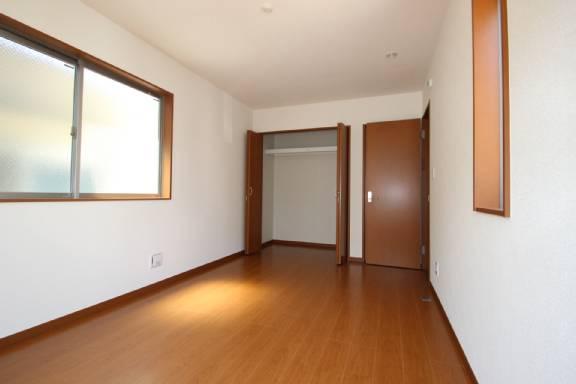 Non-living room. Each room storage space rich! !