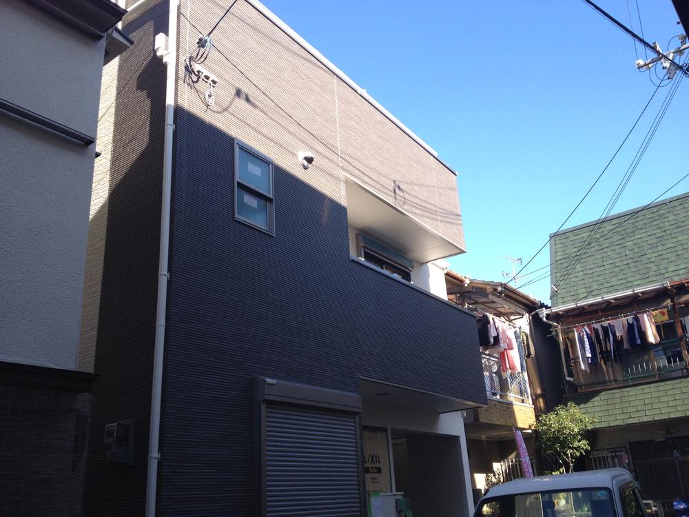 Local appearance photo. Local (12 May 2013) Shooting