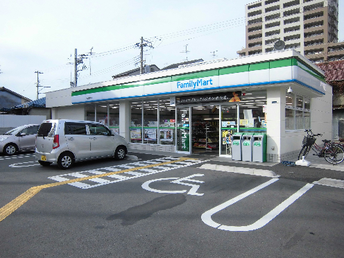 Convenience store. FamilyMart Moriguchi Saigodori store up (convenience store) 564m