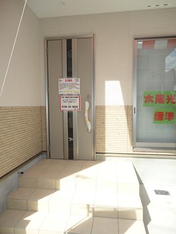 Entrance. Building 2 entrance door