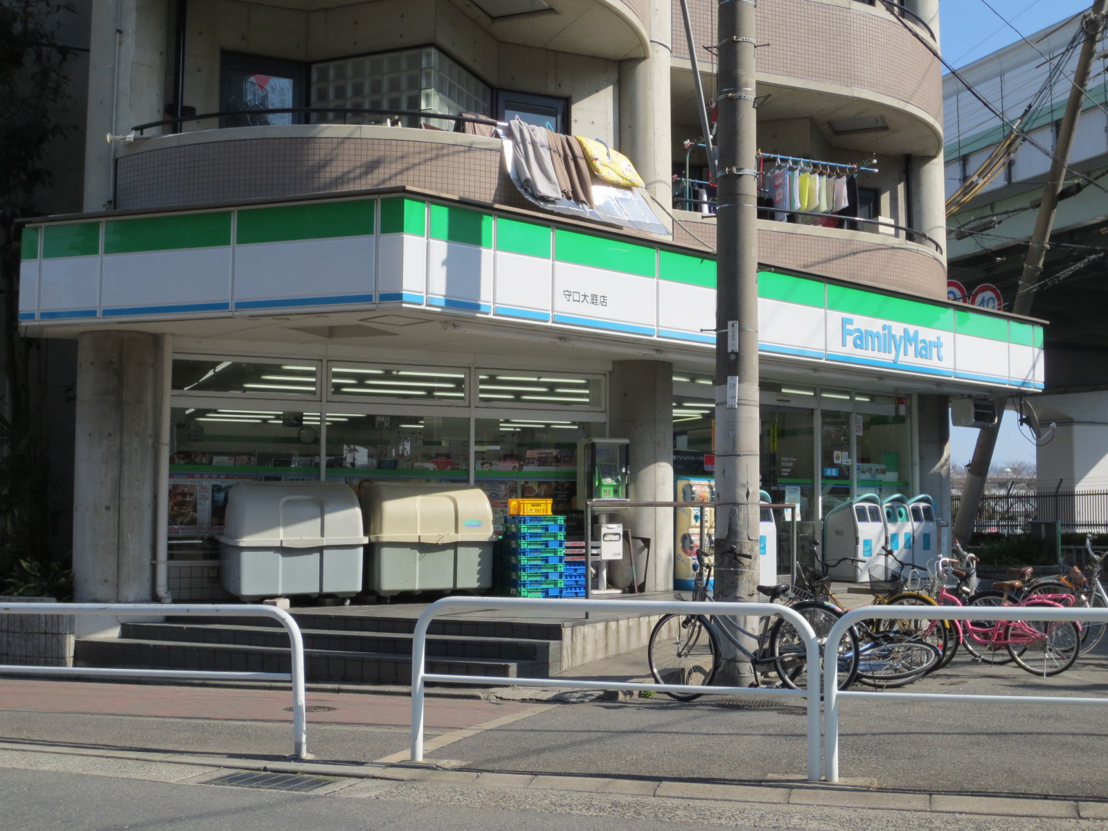 Convenience store. FamilyMart Moriguchi Oba store up (convenience store) 322m