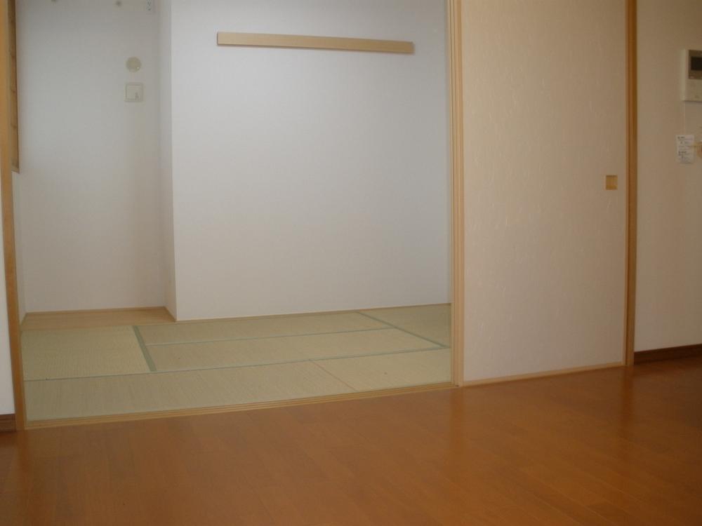 Non-living room. Living and Japanese-style room 5.2 quires is Tsuzukiai.