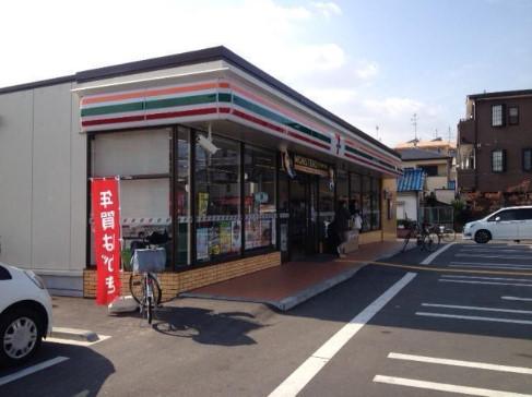 Convenience store. Very close to 243m convenience store to Seven-Eleven Moriguchi Kaneda-cho 2-chome