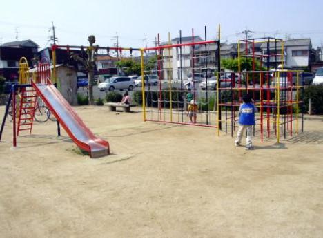 park. Kuroharaasahi is 1047m play equipment a well-equipped park to the town park