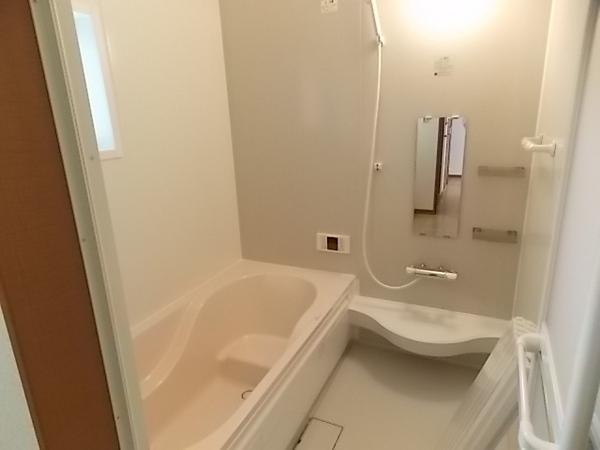 Bathroom. Slowly enjoy spacious bathroom also sitz bath ☆