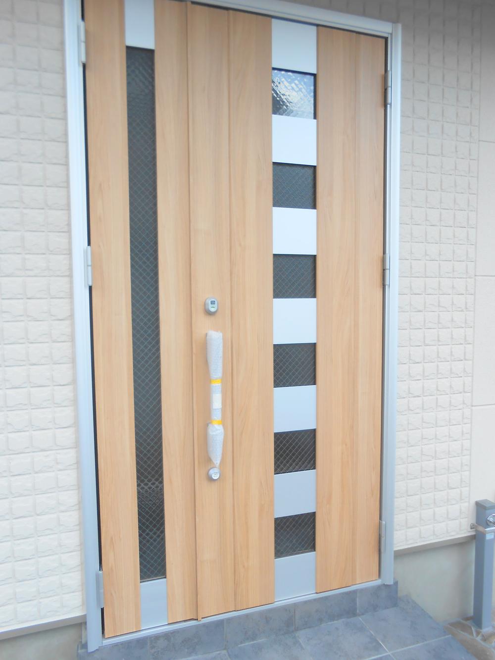 Entrance. Local (11 May 2013) Shooting