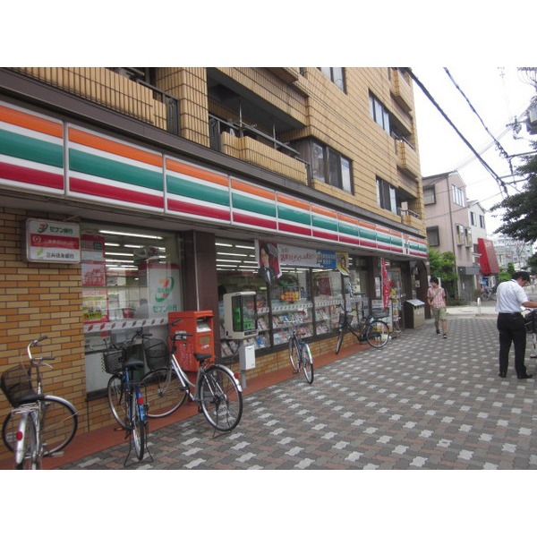Convenience store. Seven-Eleven Kadoma Doyama store (convenience store) to 470m