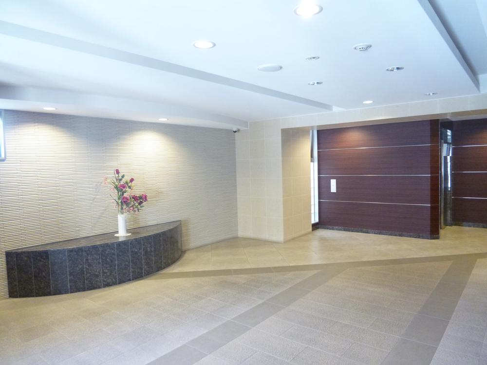 Entrance. Common areas