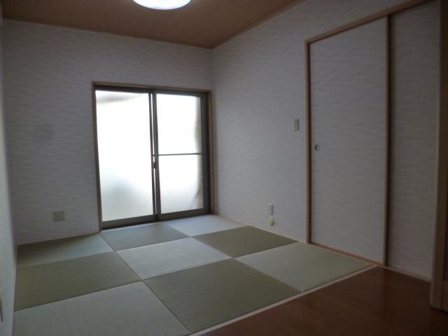 Non-living room. Indoor (12 May 2013) Shooting